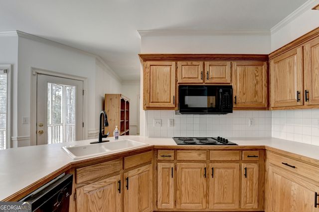 1005 Lewis Ridge Circle, Lawrenceville, GA 30045