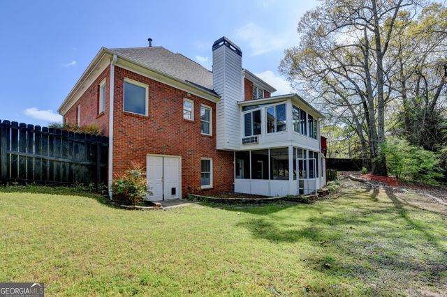 1005 Lewis Ridge Circle, Lawrenceville, GA 30045