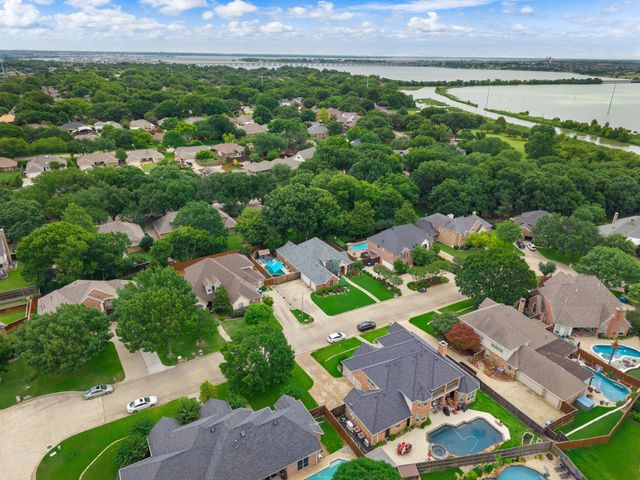 1910 Skipaway Drive, Rowlett, TX 75088