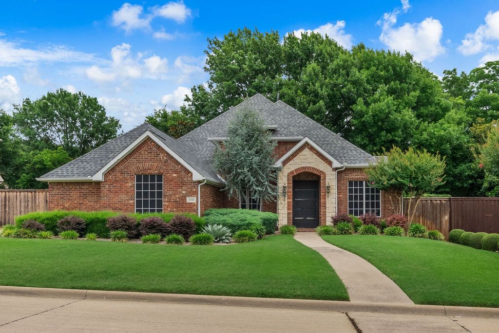 1910 Skipaway Drive, Rowlett, TX 75088