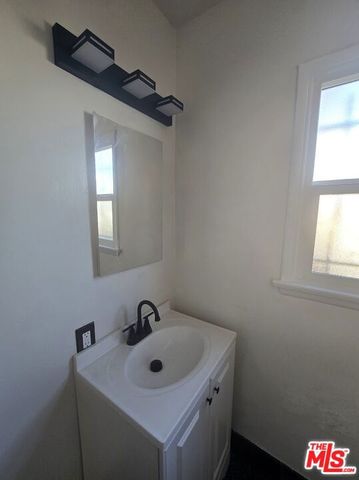 3311 W 78th Street 112, Los Angeles, CA 90043