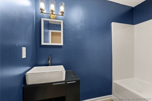 705 W 7th Street, New Albany, IN 47150