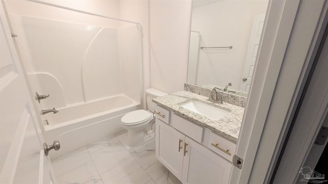 151 Calvert Oaks Dr, Pensacola, FL 32514