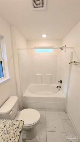 151 Calvert Oaks Dr, Pensacola, FL 32514