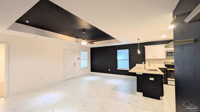 151 Calvert Oaks Dr, Pensacola, FL 32514