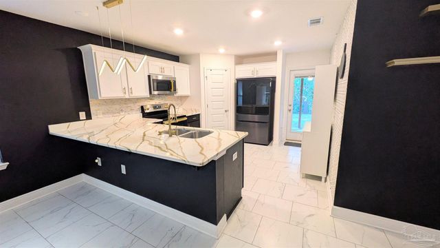 151 Calvert Oaks Dr, Pensacola, FL 32514