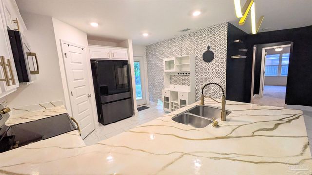 151 Calvert Oaks Dr, Pensacola, FL 32514