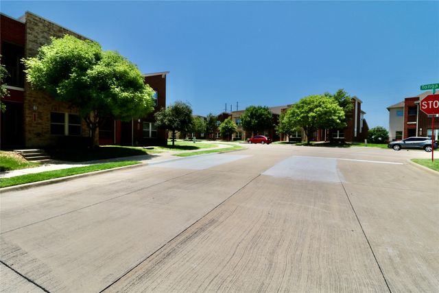 1524 Sphinx Street, Dallas, TX 75203