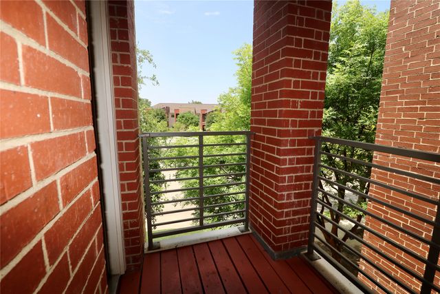 1524 Sphinx Street, Dallas, TX 75203