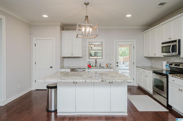 1586 CHACE WAY, Hoover, AL 35244