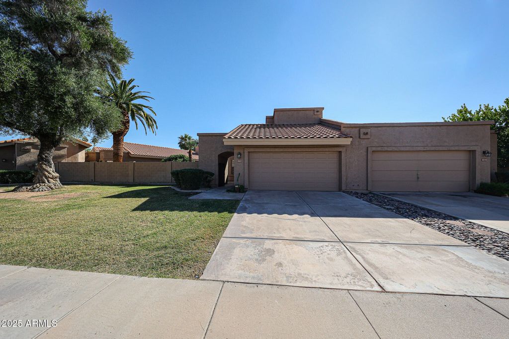 2337 W CHEYENNE Drive, Chandler, AZ 85224