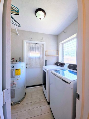 1220 NE 1ST Avenue, Fort Lauderdale, FL 33304