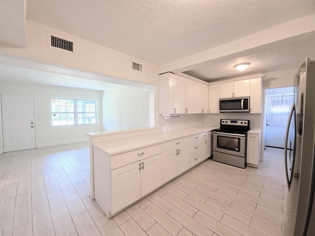 1220 NE 1ST Avenue, Fort Lauderdale, FL 33304