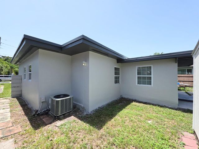1220 NE 1ST Avenue, Fort Lauderdale, FL 33304