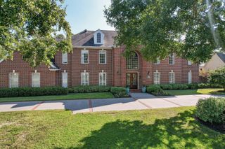 10811 Briar Branch Lane, Hunters Creek Village, TX 77024
