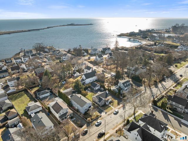 318-316 Grovers Avenue, Bridgeport, CT 06605