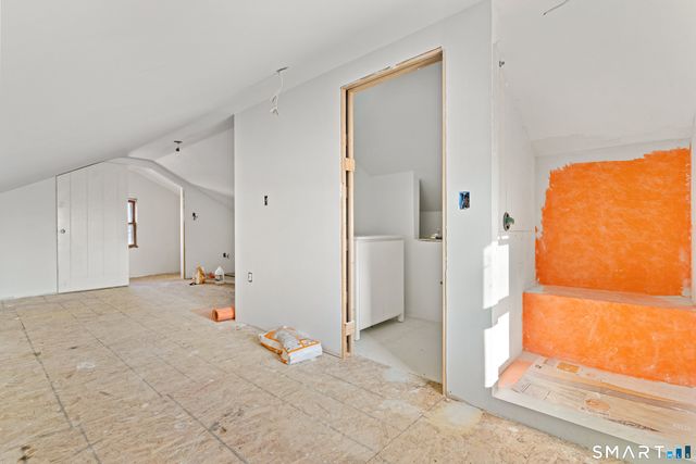 318-316 Grovers Avenue, Bridgeport, CT 06605