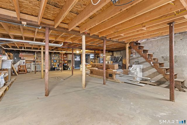 318-316 Grovers Avenue, Bridgeport, CT 06605