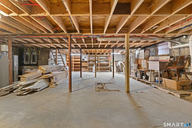 318-316 Grovers Avenue, Bridgeport, CT 06605