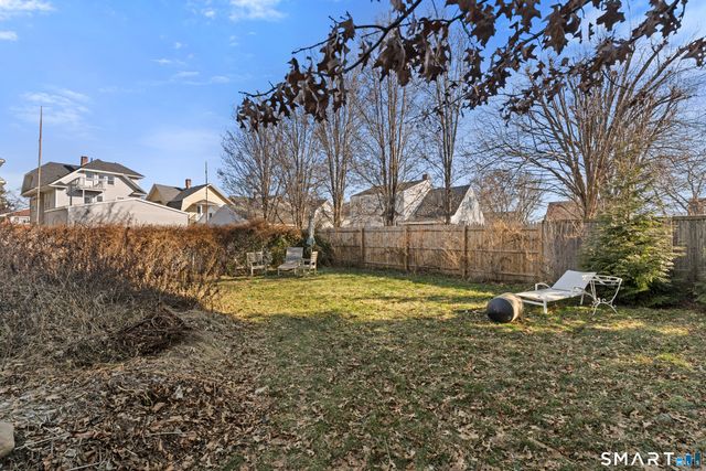 318-316 Grovers Avenue, Bridgeport, CT 06605