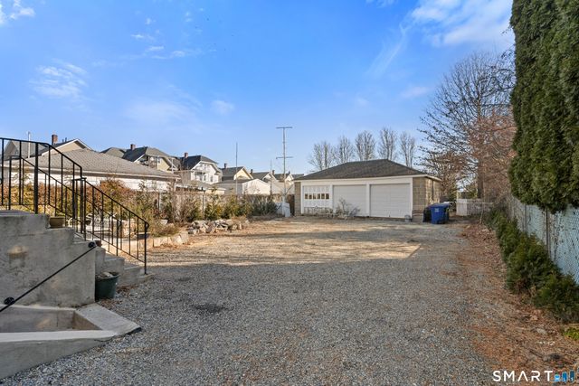 318-316 Grovers Avenue, Bridgeport, CT 06605