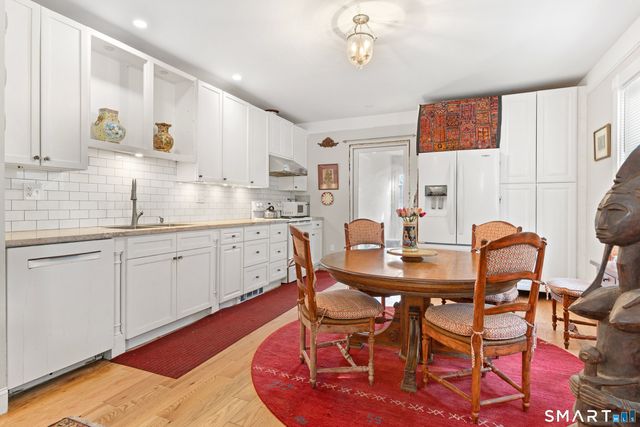 318-316 Grovers Avenue, Bridgeport, CT 06605