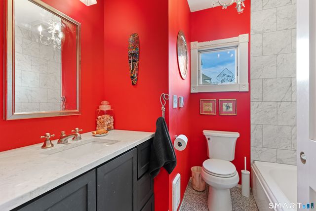 318-316 Grovers Avenue, Bridgeport, CT 06605