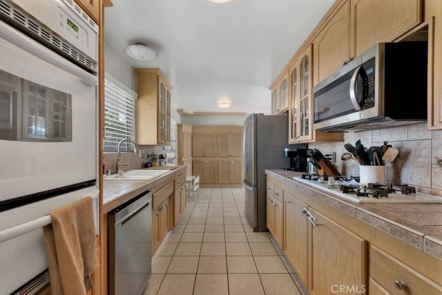 1322 E Avenida De Los Arboles, Thousand Oaks, CA 91360