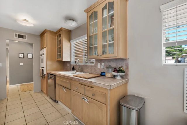 1322 E Avenida De Los Arboles, Thousand Oaks, CA 91360