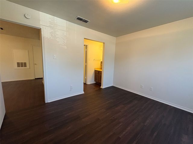 714 HILLCREST, Cedar Hill, TX 75104