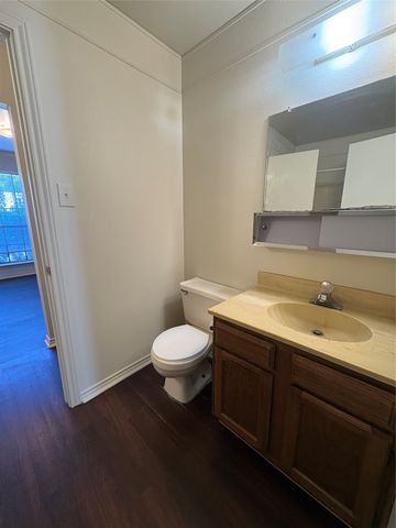 714 HILLCREST, Cedar Hill, TX 75104