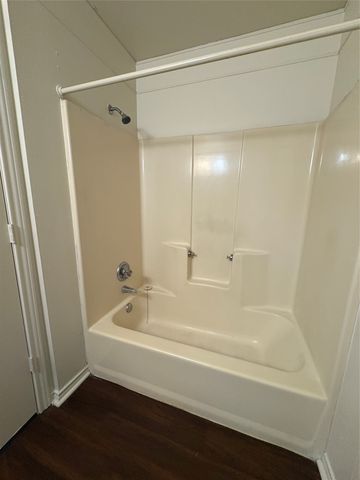 714 HILLCREST, Cedar Hill, TX 75104