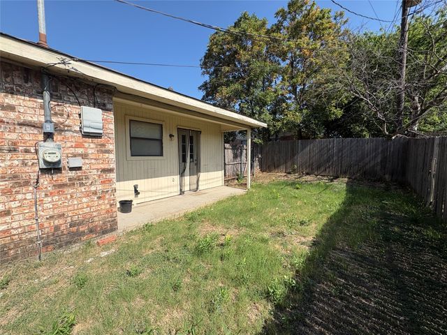 714 HILLCREST, Cedar Hill, TX 75104
