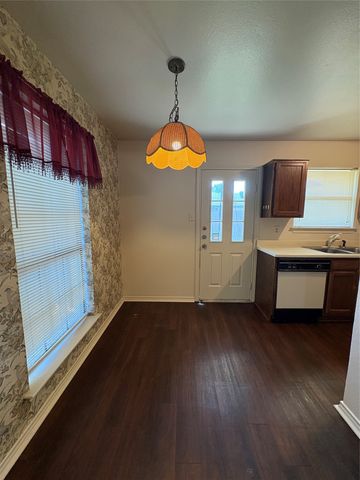 714 HILLCREST, Cedar Hill, TX 75104