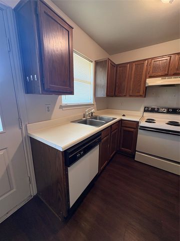 714 HILLCREST, Cedar Hill, TX 75104