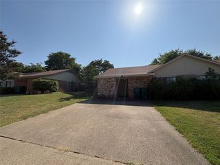 714 HILLCREST, Cedar Hill, TX 75104