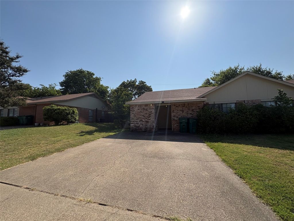 714 HILLCREST, Cedar Hill, TX 75104