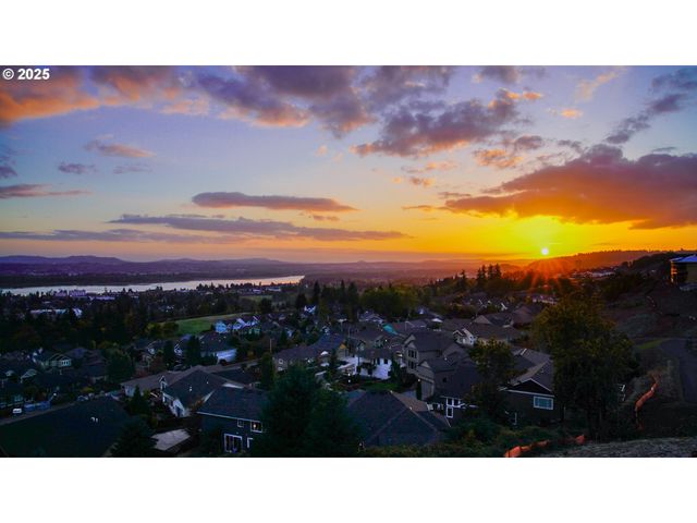 670 N Y St, Washougal, WA 98671