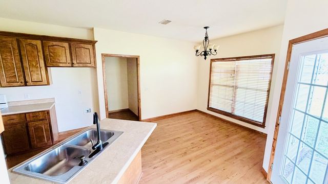 12407 S Us 231, Cottonwood, AL 36320