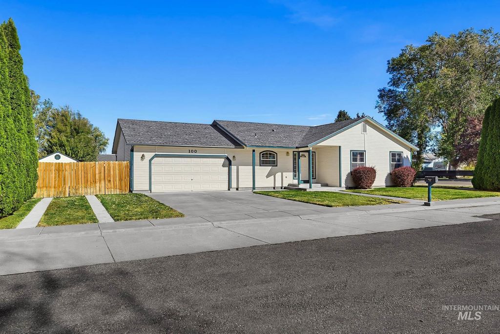 100 W 14th N, Mountain Home, ID 83647 photo 2