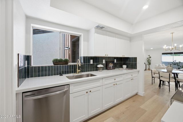 4547 W MCLELLAN Road, Glendale, AZ 85301