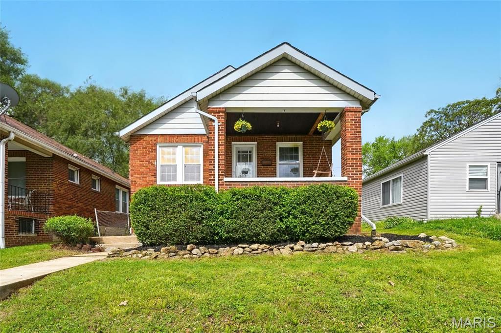 1457 Sproule Avenue, St Louis, MO 63139