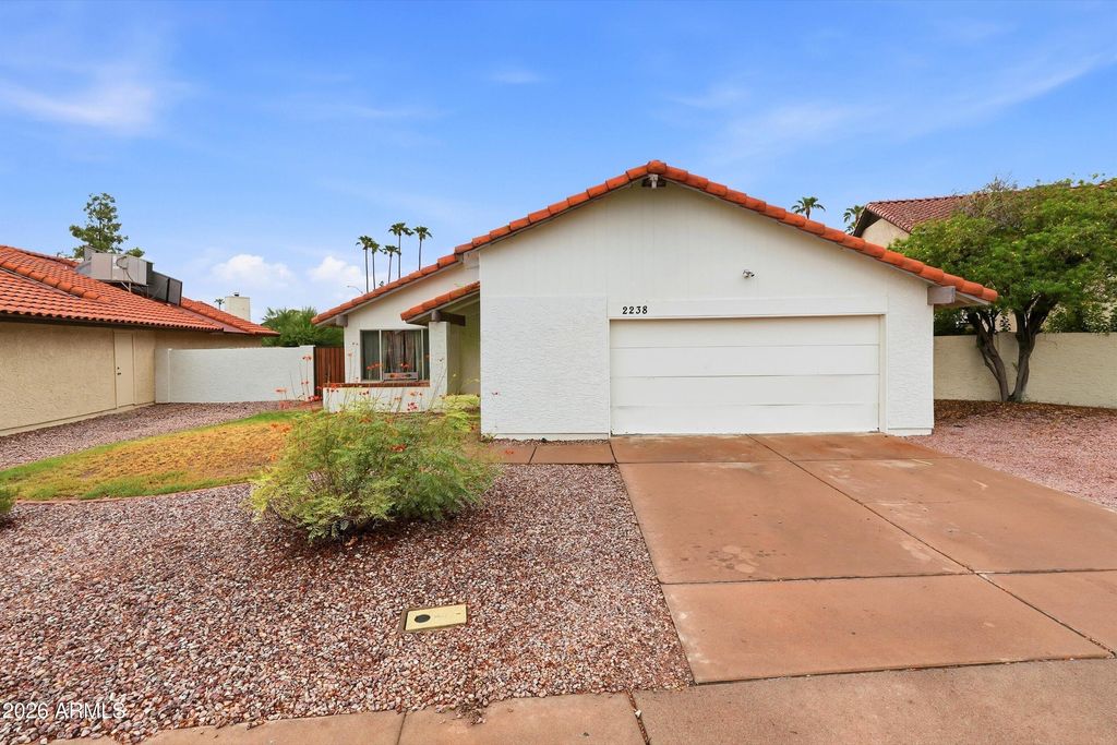 2238 S CATARINA --, Mesa, AZ 85202 — exterior