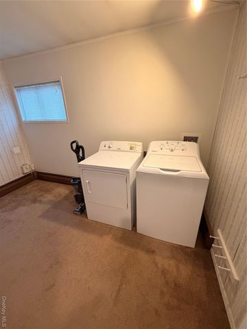 12 Elves Lane, Levittown, NY 11756