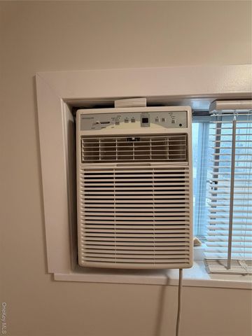 12 Elves Lane, Levittown, NY 11756