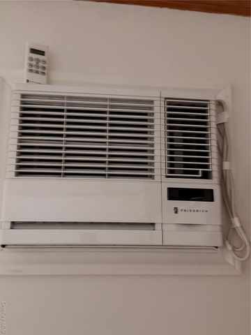 12 Elves Lane, Levittown, NY 11756