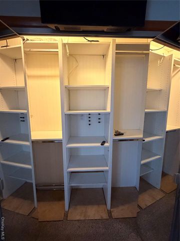 12 Elves Lane, Levittown, NY 11756