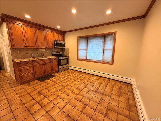 12 Elves Lane, Levittown, NY 11756