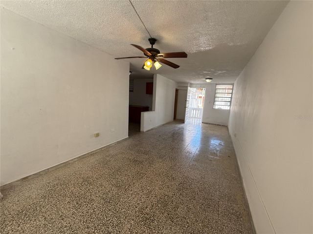 R - 2 Canaria JARDINES DE BORINQUEN, Carolina, PR 00982