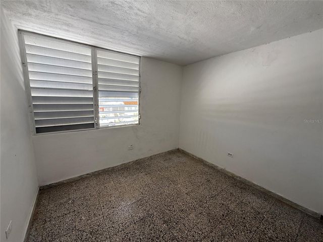 R - 2 Canaria JARDINES DE BORINQUEN, Carolina, PR 00982